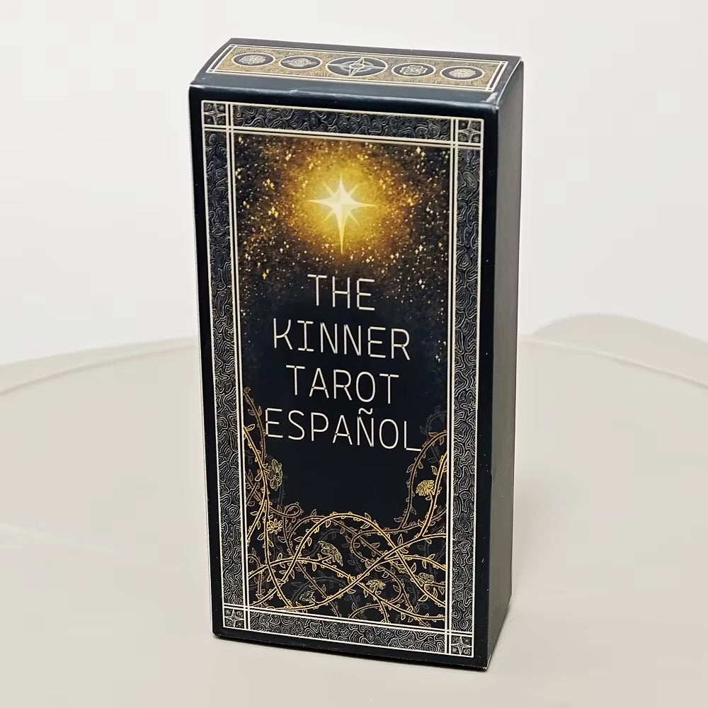 Baraja de Tarot Kinner, una baraja completa de 78 cartas tradicional de tarot dibujadas a mano e inspiradas cósmicamente, en español
